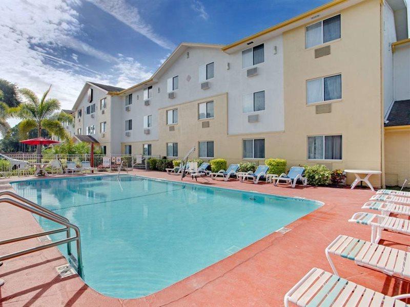 Super 8 By Wyndham Clearwater/St. Petersburg Airport Hotel Luaran gambar