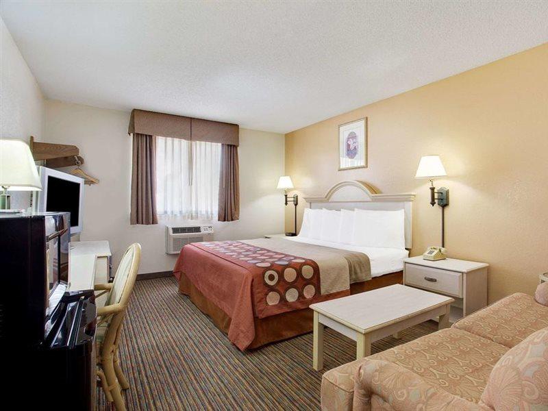 Super 8 By Wyndham Clearwater/St. Petersburg Airport Hotel Luaran gambar