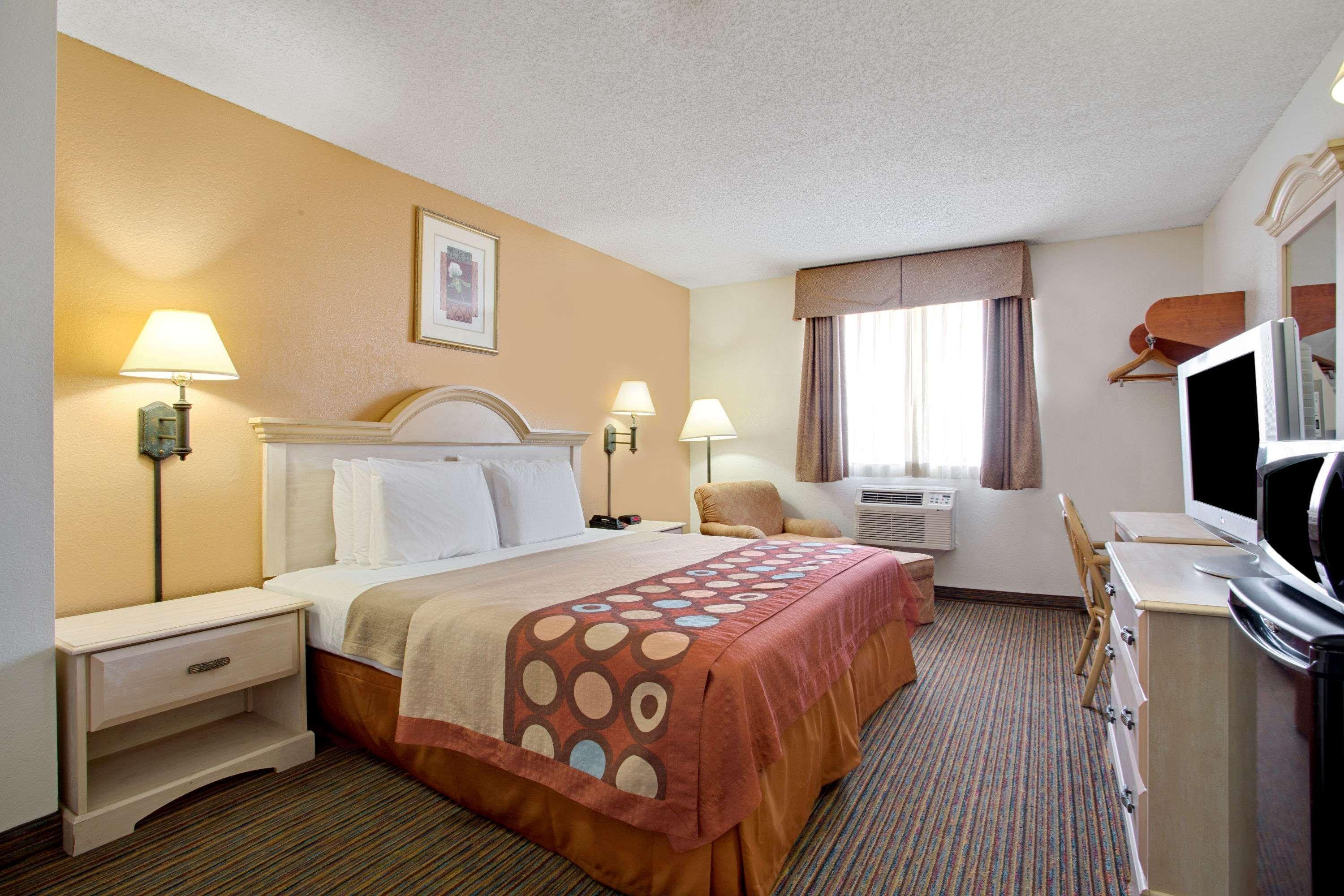 Super 8 By Wyndham Clearwater/St. Petersburg Airport Hotel Luaran gambar