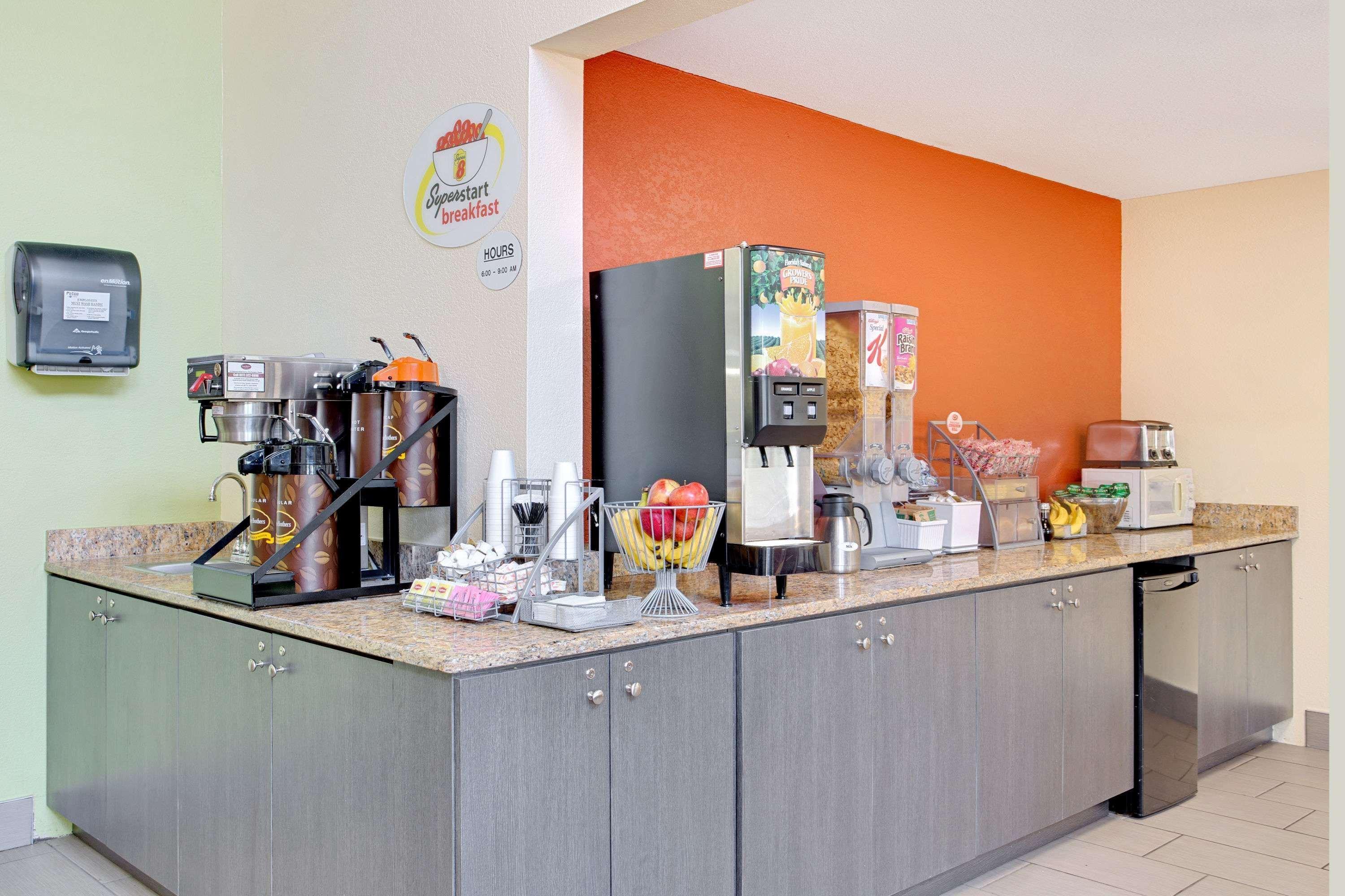 Super 8 By Wyndham Clearwater/St. Petersburg Airport Hotel Luaran gambar