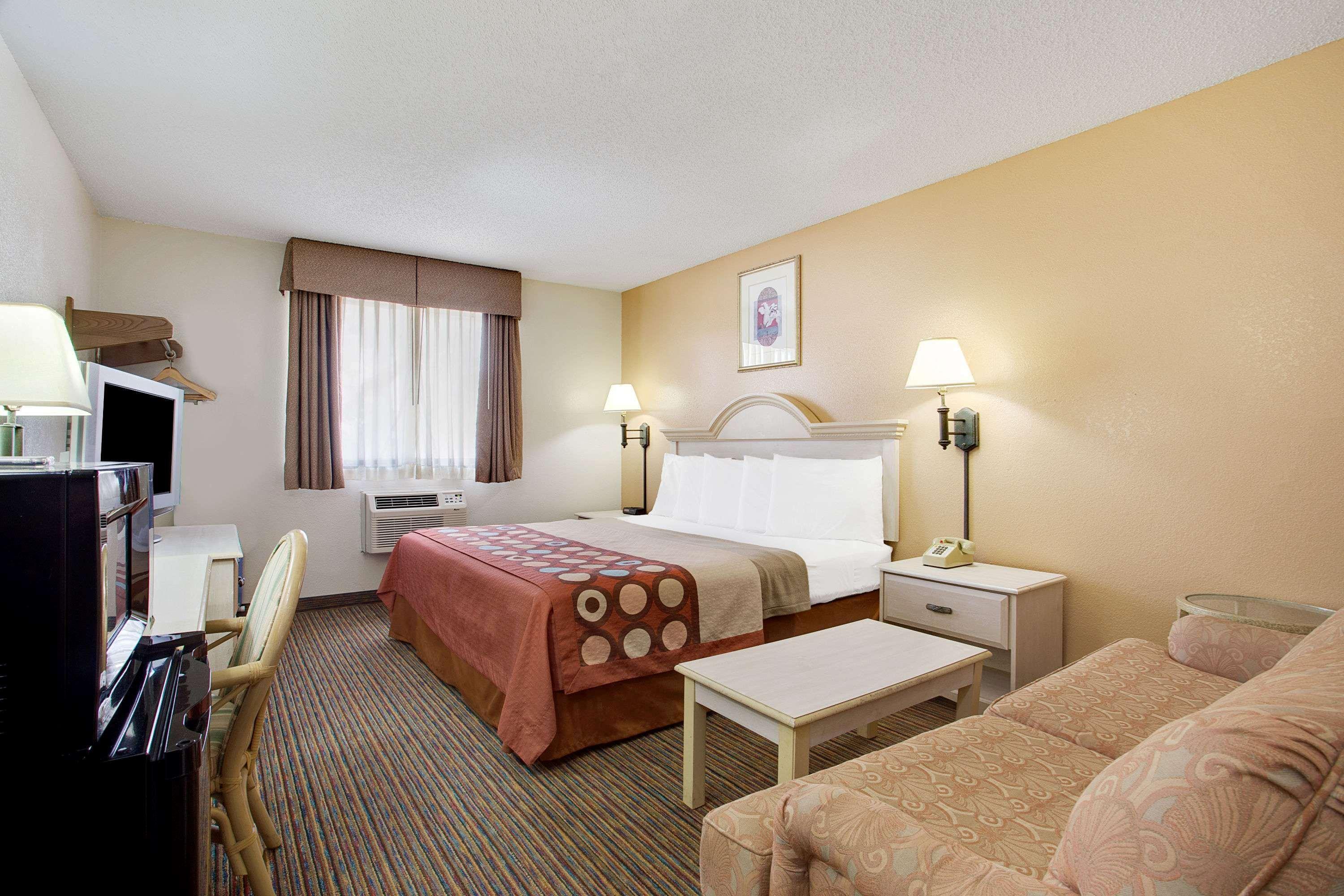 Super 8 By Wyndham Clearwater/St. Petersburg Airport Hotel Luaran gambar