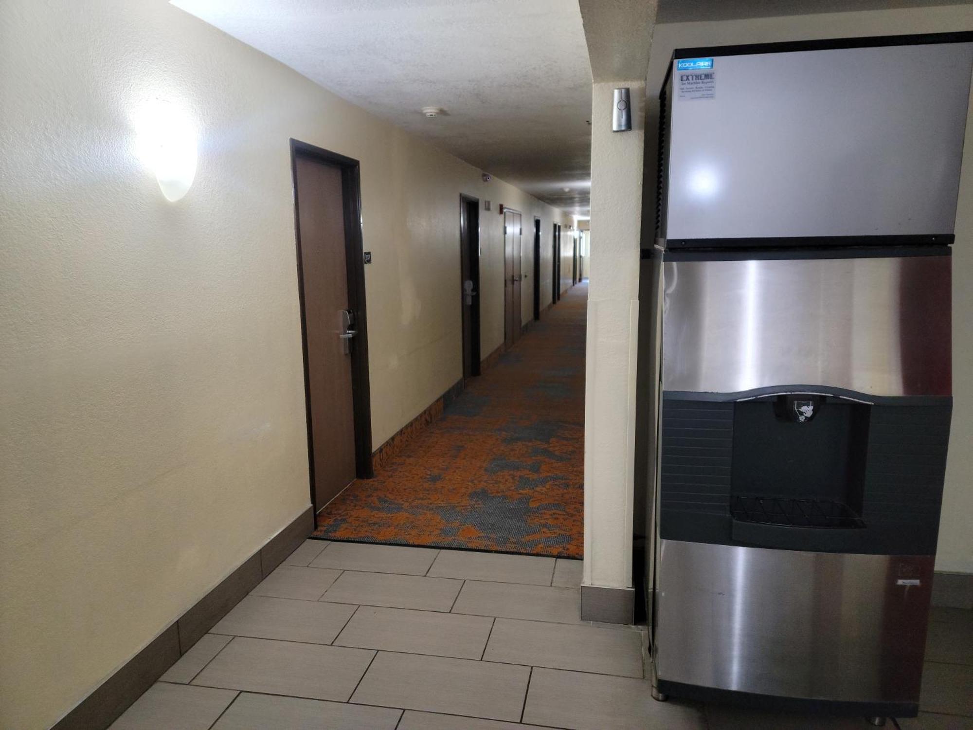 Super 8 By Wyndham Clearwater/St. Petersburg Airport Hotel Luaran gambar