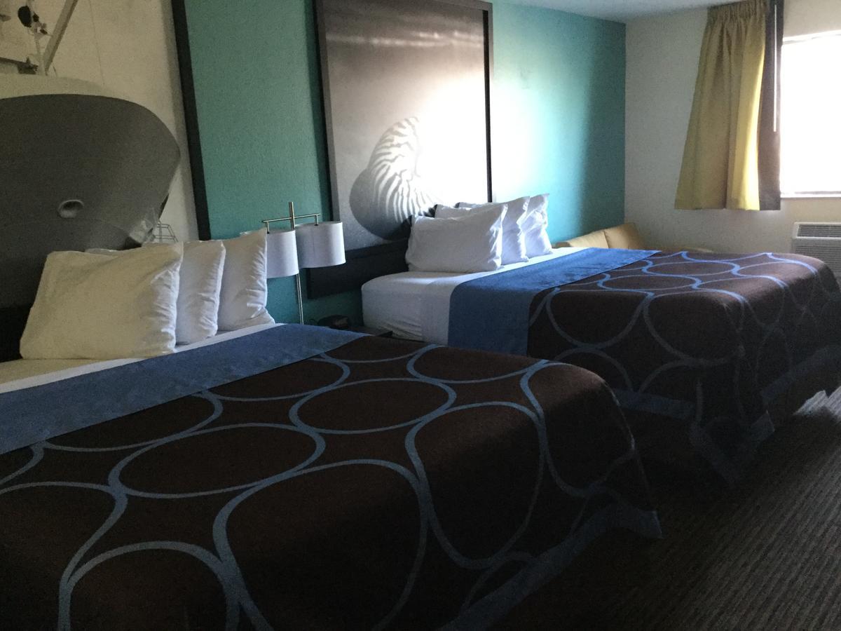 Super 8 By Wyndham Clearwater/St. Petersburg Airport Hotel Luaran gambar